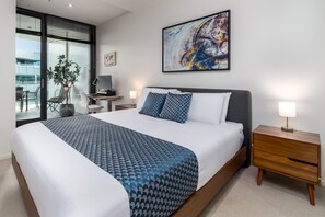 Apartment | 1 bedroom, laptop workspace, iron/ironing board, bed sheets - Spacious 1-bed With View in Central Location (Canberra)