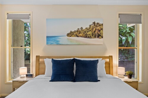 Spacious 4-bed Family Retreat With Pool