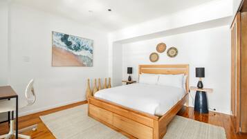 Apartment | 2 bedrooms, laptop workspace, bed sheets