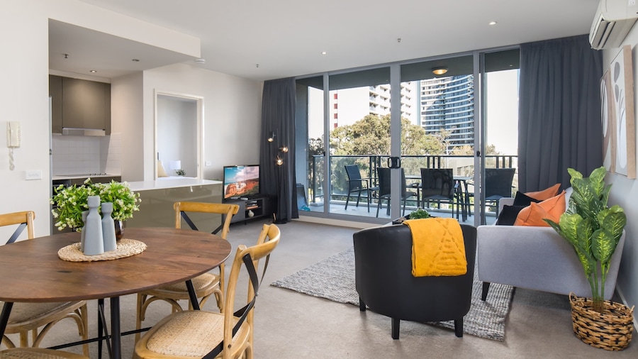 Central 1-bed With Parking, BBQ