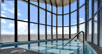 Chic 1-bed With Stunning Lake View & Indoor Pool