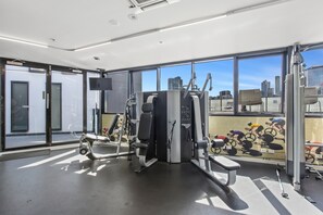 Apartment | Fitness facility - Chic 1-bed With Harbour Views & Pool by Tram Line (Melbourne)