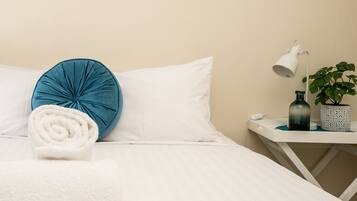 Apartment | 2 bedrooms, laptop workspace, iron/ironing board, bed sheets