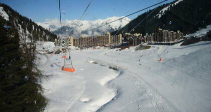 Spacious and Renovated Apartment Resort Center Slope View