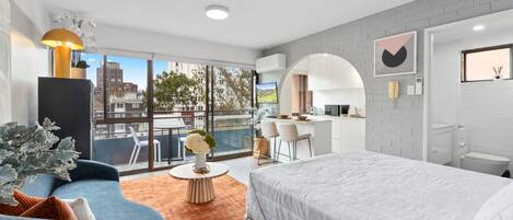 House | 1 bedroom, iron/ironing board, bed sheets