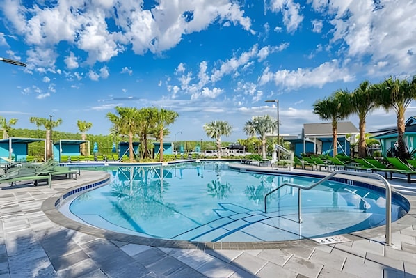 Et oppvarmet basseng