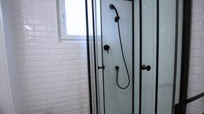 Dusj og hårføner
