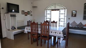 House, 3 Bedrooms, Garden View | Living area