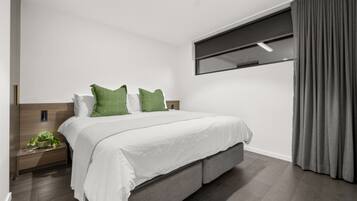 Apartment | 2 bedrooms, iron/ironing board, bed sheets