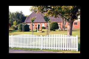 المنطقة المحيطة بالمنشأة