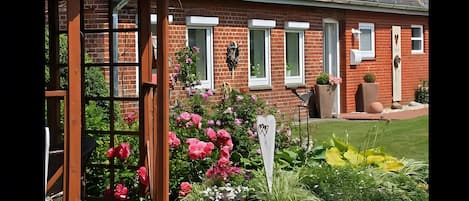 المنطقة المحيطة بالمنشأة