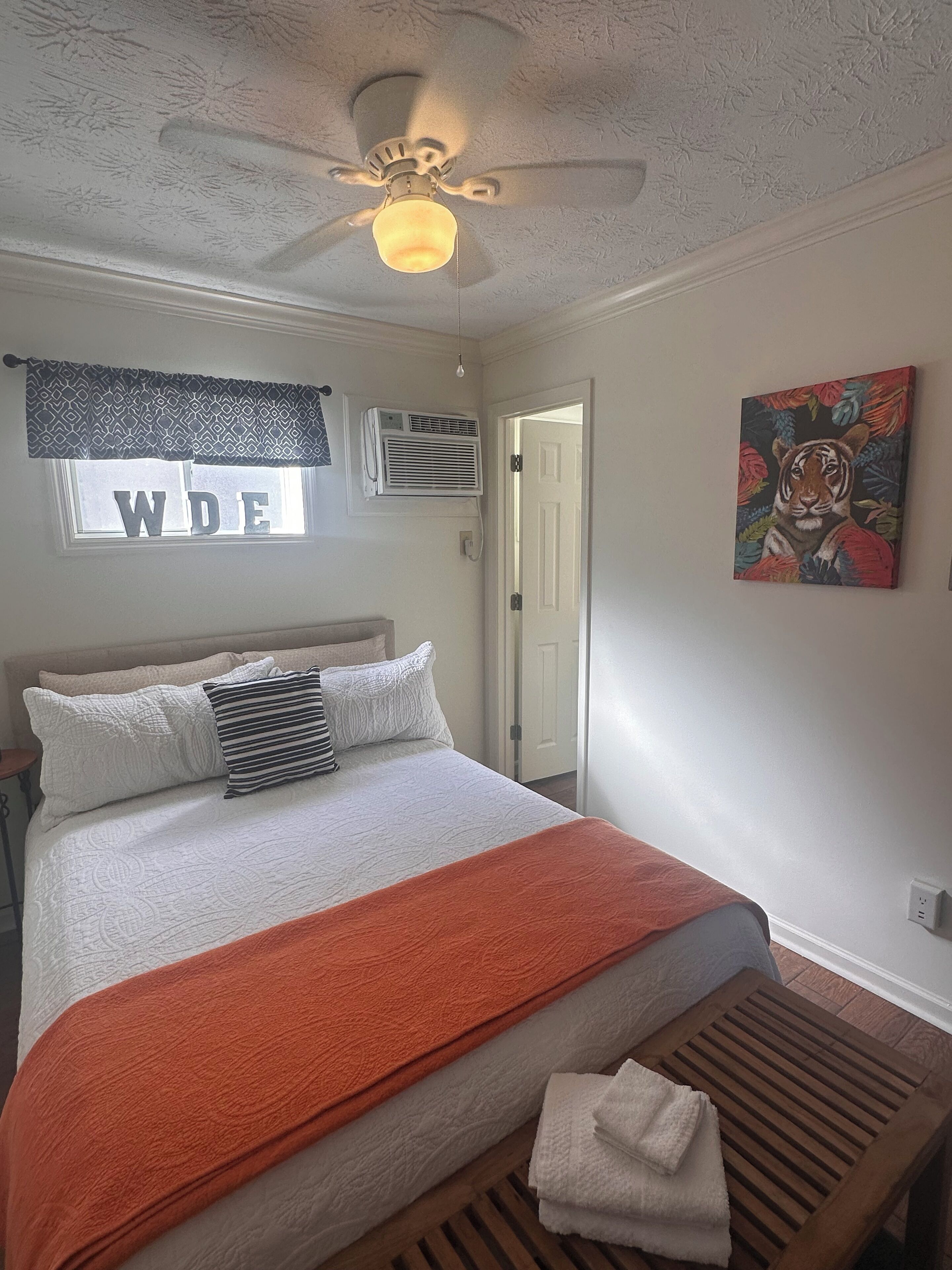 1 chambre, fer et planche à repasser, Wi-Fi, draps fournis