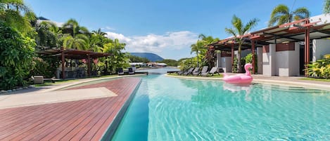 Apartment | Pool | Outdoor pool