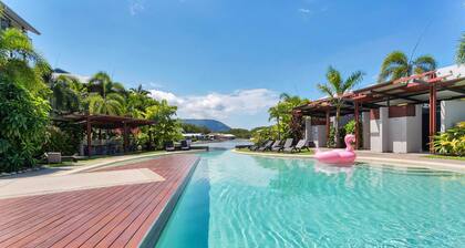 Blue Lagoon Resort Lakeside Apartment