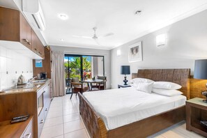 1 bedroom, iron/ironing board, bed sheets - Blue Lagoon Resort Lakeside Apartment (Cairns)