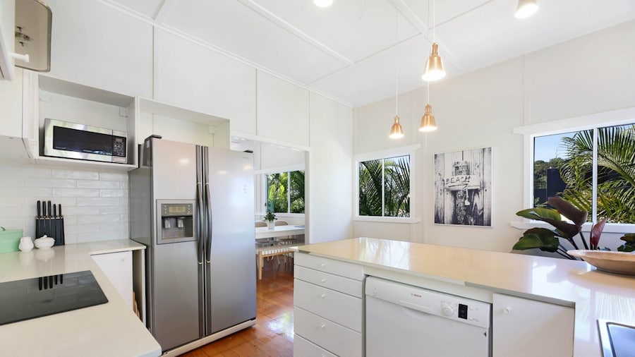 2-bed Beach House in Burleigh Heads Amidst Nature