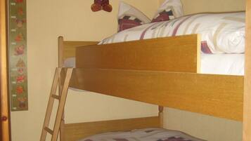 Bügeleisen/Bügelbrett, WLAN, Bettwäsche