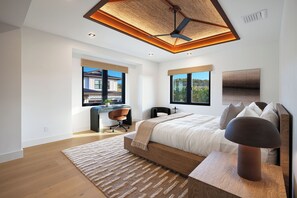 6 bedrooms, iron/ironing board, internet, bed sheets