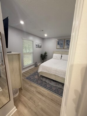 2 chambres, fer et planche à repasser, Wi-Fi, draps fournis