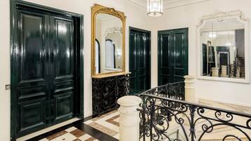 Handrails in hallways