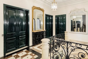 Handrails in hallways