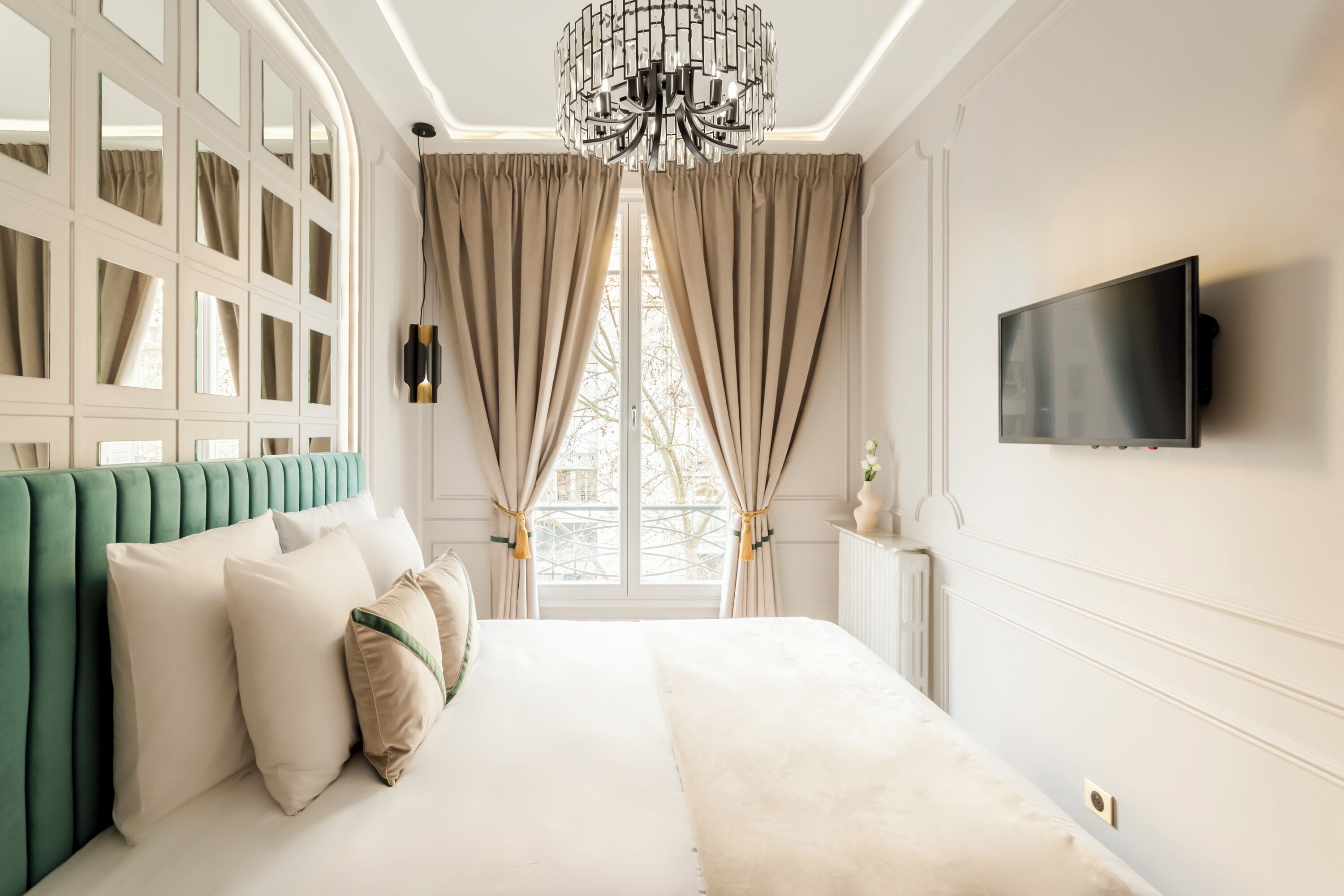 Lejlighed | Allergivenligt sengetøj, senge med topmadrasser, pengeskab på værelset