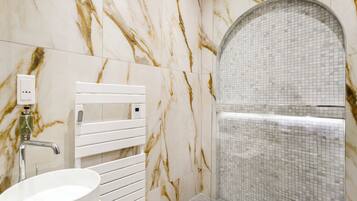 Apartment | Bathroom | Free toiletries, hair dryer, towels, soap