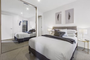 Căn hộ | 2 phòng ngủ, khu vực làm việc phù hợp cho laptop