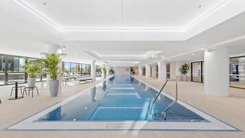 Departamento | Alberca | Alberca techada y alberca al aire libre