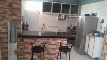 Geladeira, cooktop, liquidificador