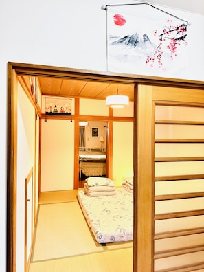 2 habitaciones, tabla de planchar con plancha y wifi gratis 