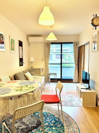 Smart TV. Ideal for sightseeing in Yokohama Chinatown, Motomachi, Yamate area|Quiet and comfortable house (62 sq.m.)|Easy access to Kamakura!