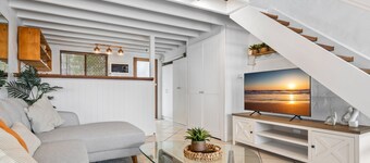 Chic 2-bed Cabin-style Home by Mooloolaba Beach