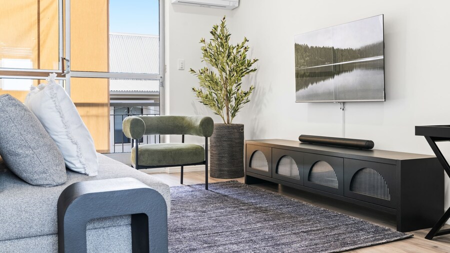 Elegant 2-bed With Balcony by Parks and Amenities