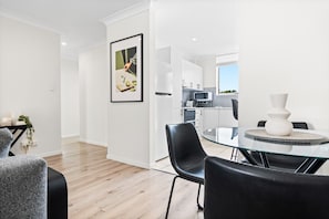 Apartment | Dining