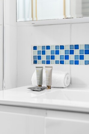 Apartment | Bathroom | Towels