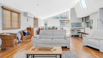 Apartment | Living room