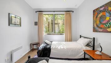 Apartment | 3 bedrooms, iron/ironing board, bed sheets