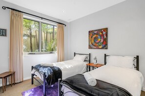 Apartment | 3 bedrooms, iron/ironing board, bed sheets