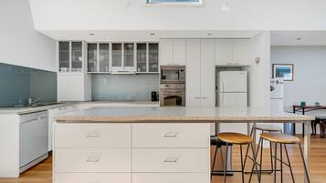 Apartment | Private kitchen | Fridge, microwave, oven, stovetop