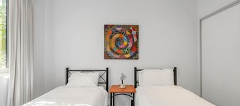 3-bed Seaside Serenity Escape at Long Beach