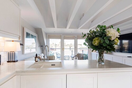 Luxury Golf Apartment - steps away from the Old course