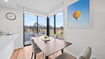 Apartment | Dining