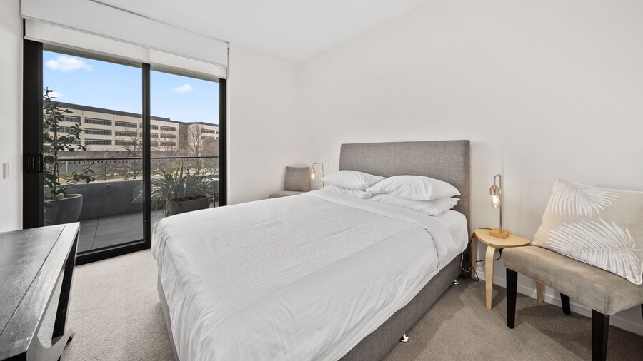 Inner-city 2-bed With Large Balcony, Garden & Gym