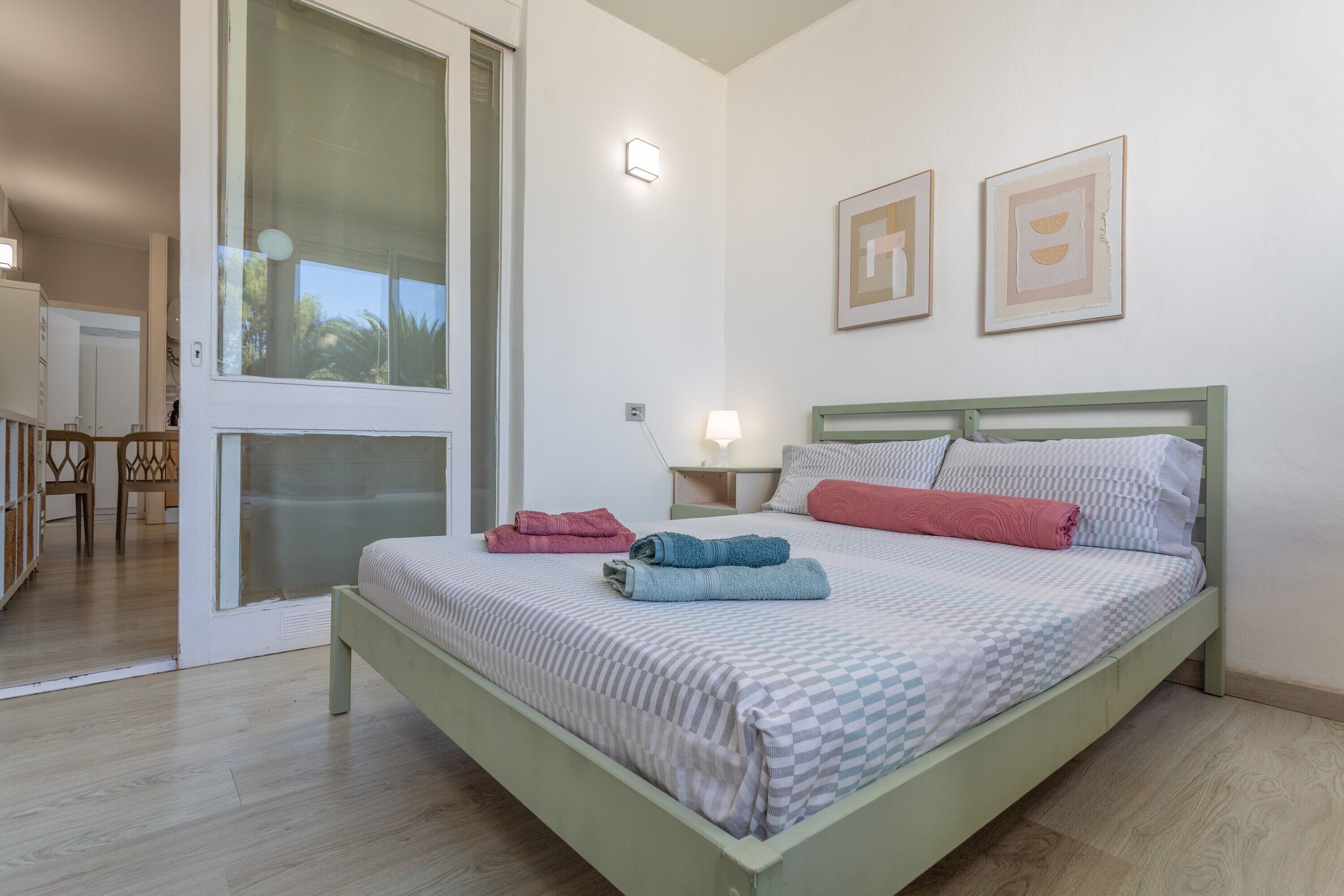 1 chambre, fer et planche à repasser, Wi-Fi, draps fournis