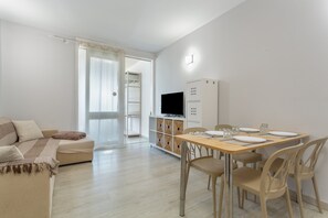 Dining - Vacation Home 'Easystay Costa Del Silencio Wifi' with Shared Pool and Wi-Fi (Costa del Silencio)