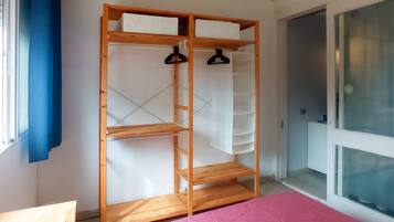 熨斗/熨衫板、Wi-Fi、床單