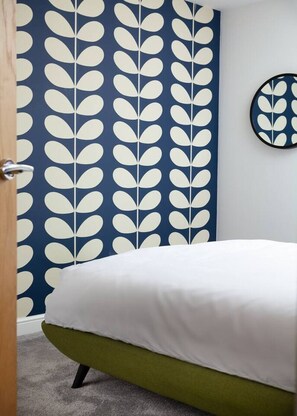 2 bedrooms, iron/ironing board, travel cot, WiFi