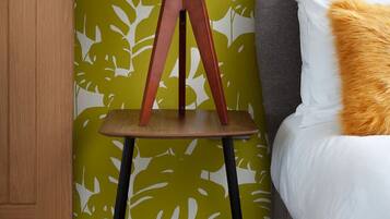2 bedrooms, iron/ironing board, travel cot, WiFi