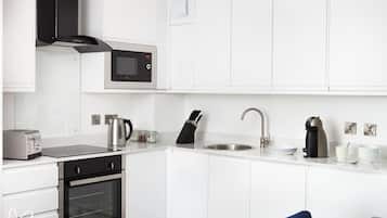 Refrigerador, microondas, horno y lavavajillas